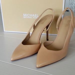 NWOT Michael Kors Eliza pump butternut leather sz 7M